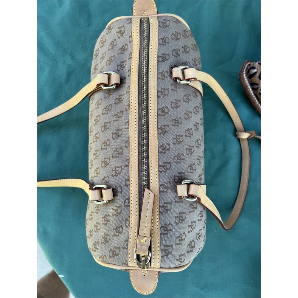 DOONEY & BOURKE Y2K Vintage Barrel Shoulder Bag Signature Canvas Leather Trim - Picture 5 of 9